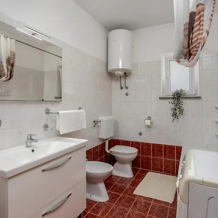 2 Bedroom Cozy In شقة *