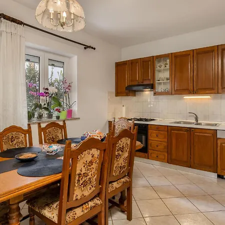 Gorgeous In With Kitchen Apartment Vantacici